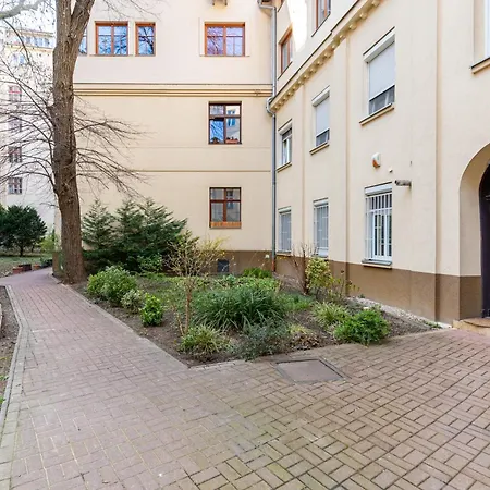 Charming Flat, Steps From Castle - Historic Part Apartment