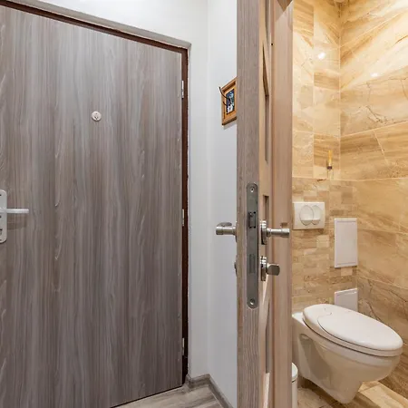 Charming Flat, Steps From Castle - Historic Part Apartment *