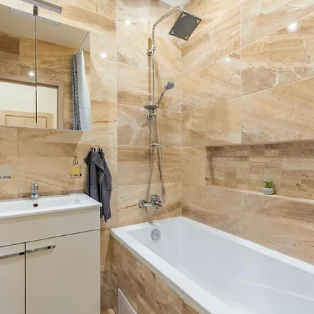Charming Flat, Steps From Castle - Historic Part Bratislava