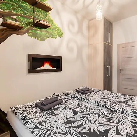 Charming Flat, Steps From Castle - Historic Part